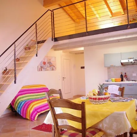 La Casa Del Mandorlo Farm stay